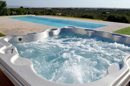 Гидромассажный бассейн Sunrans SR801 Гидромассажный бассейн Sunrans SR801